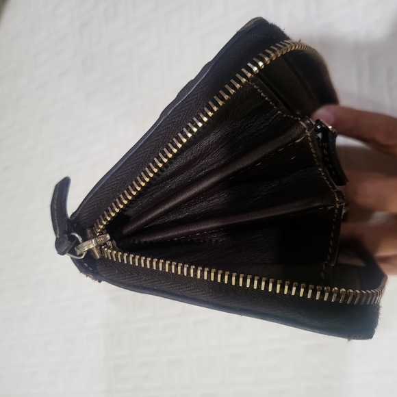 GUCCI Monogram Bow Zip Around Wallet Brown - Picture 6 of 10